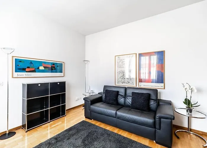 Charming 1Br Flat Near Lake - Fb1