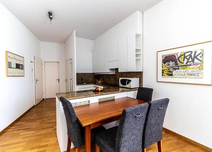 Charming 1Br Flat Near Lake - Fb1