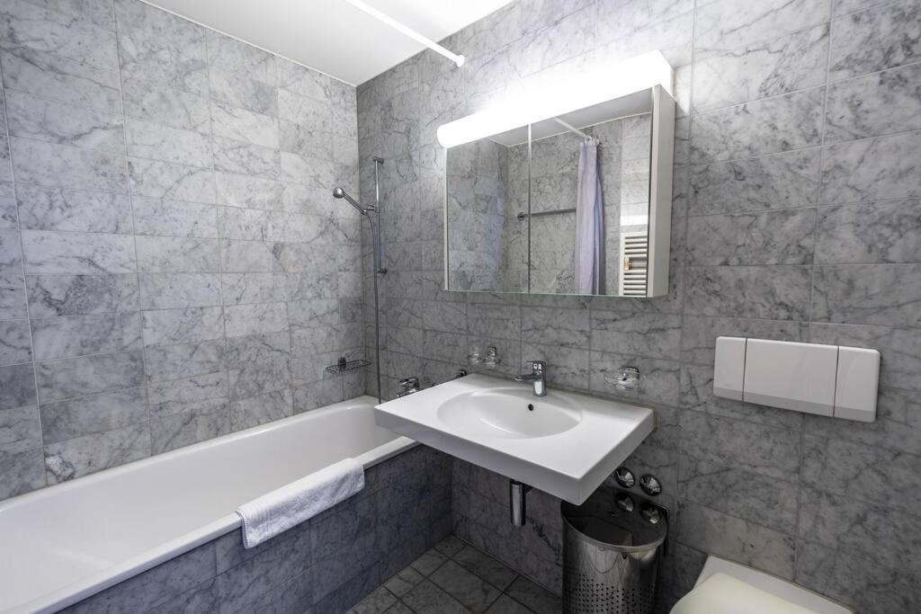 Charming 1br Flat Near - Fb1 Apartamento Zúrich